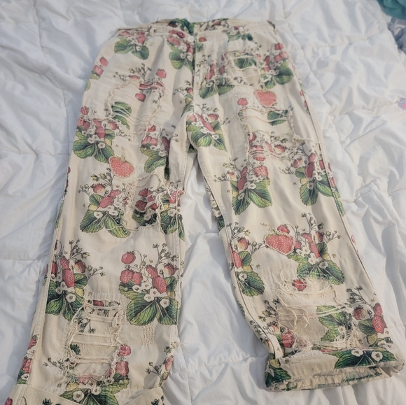 Magnolia Pearl BloomeBerry trousers - Picture 10 of 10